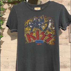 Trunk Ltd Kiss rhinestoned vintage style tee.